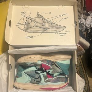Kyrie Low 5 Community